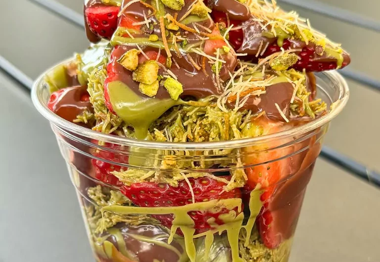 Dubai Chocolate Strawberry Cup
